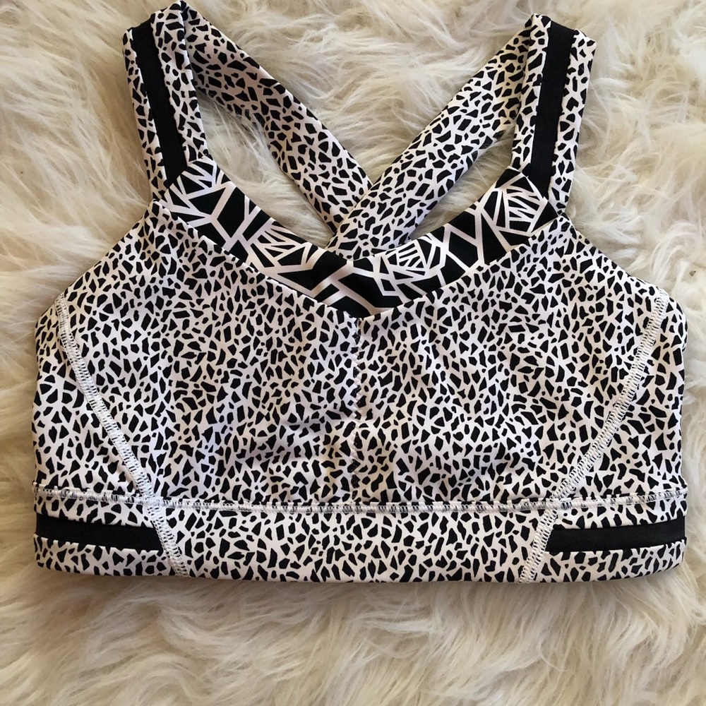 Lululemon sports bra size 4 *worn once!